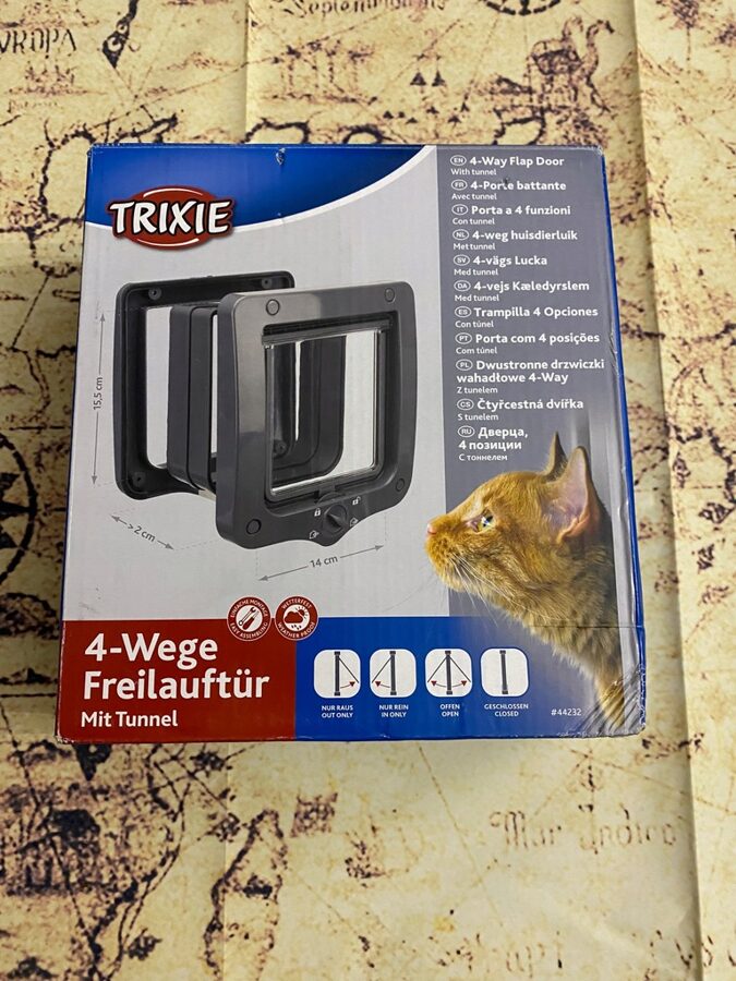 Ieliekamās durtiņas – Trixie 4-Way cat flap, 20 × 22 cm, grey